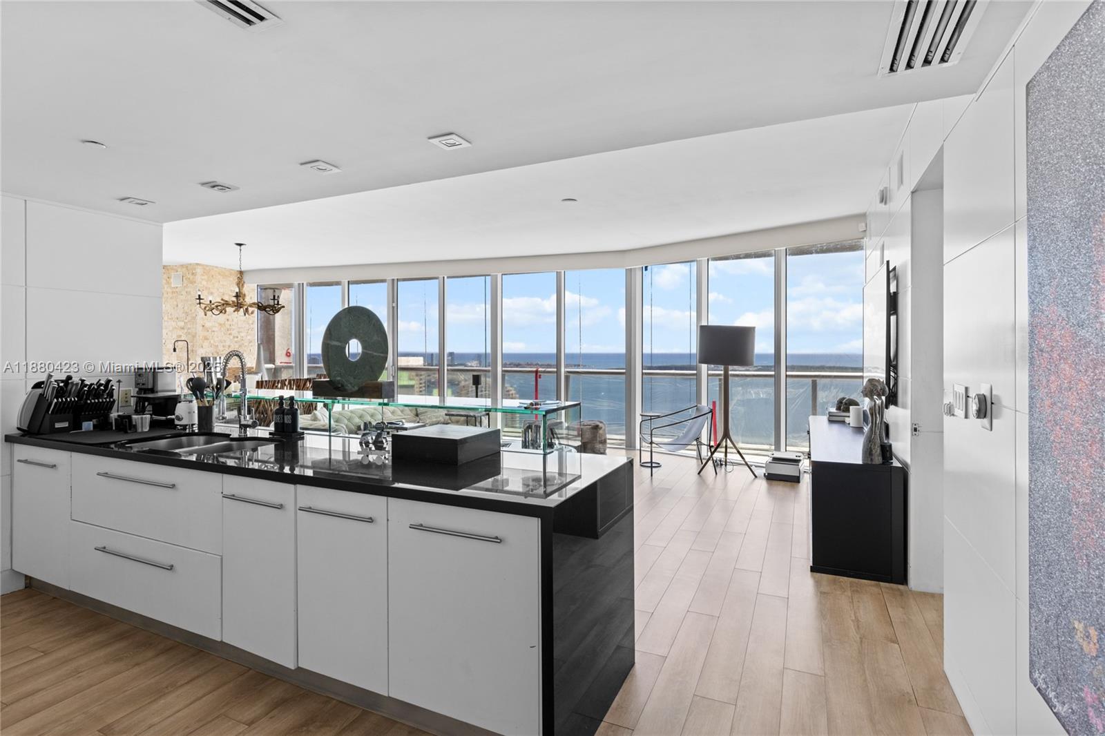 ICONBRICKELL CONDO NO 1 - Residential