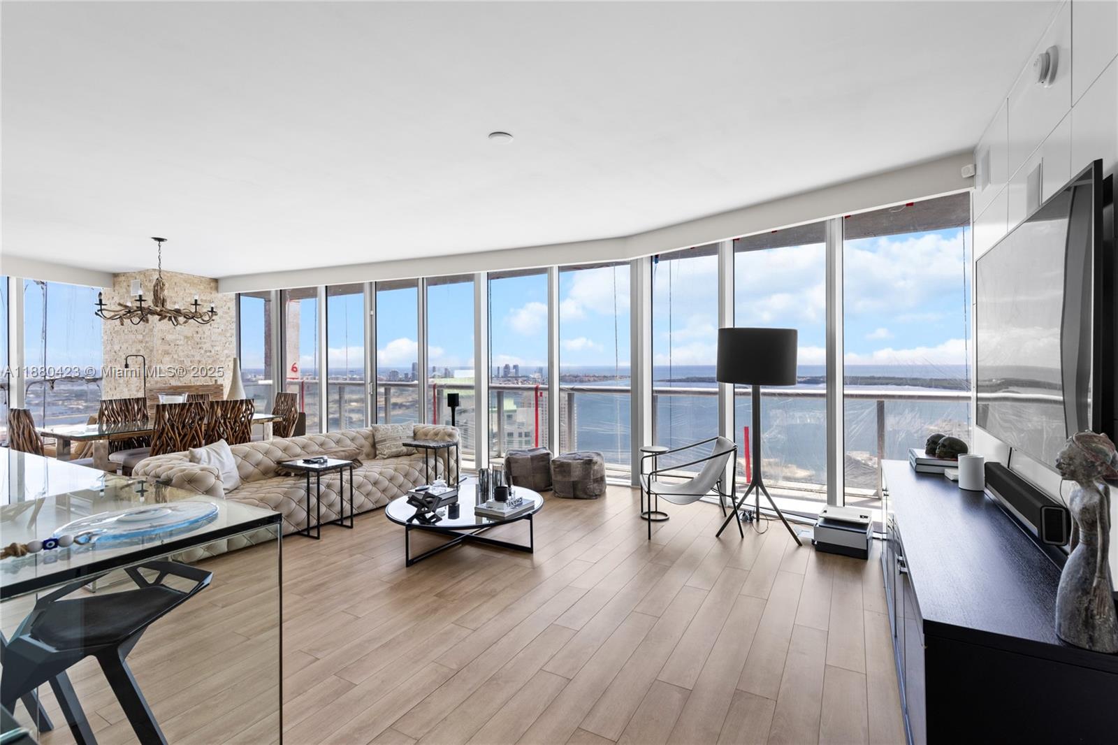 ICONBRICKELL CONDO NO 1 - Residential