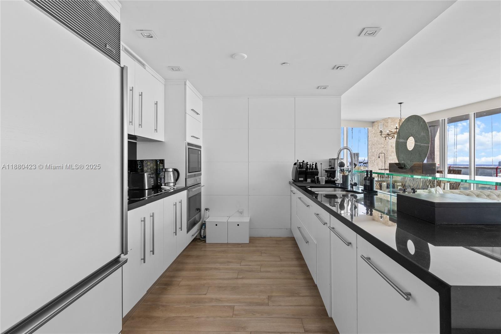 ICONBRICKELL CONDO NO 1 - Residential