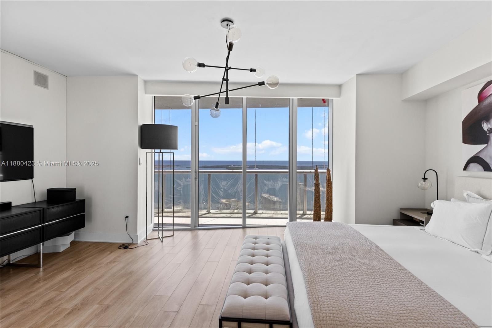 ICONBRICKELL CONDO NO 1 - Residential