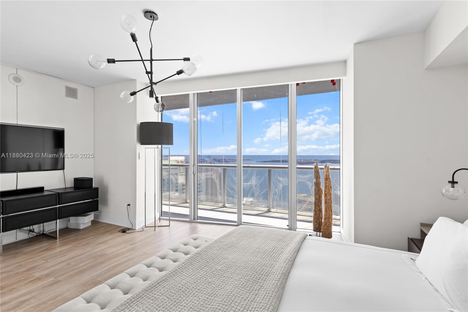 ICONBRICKELL CONDO NO 1 - Residential