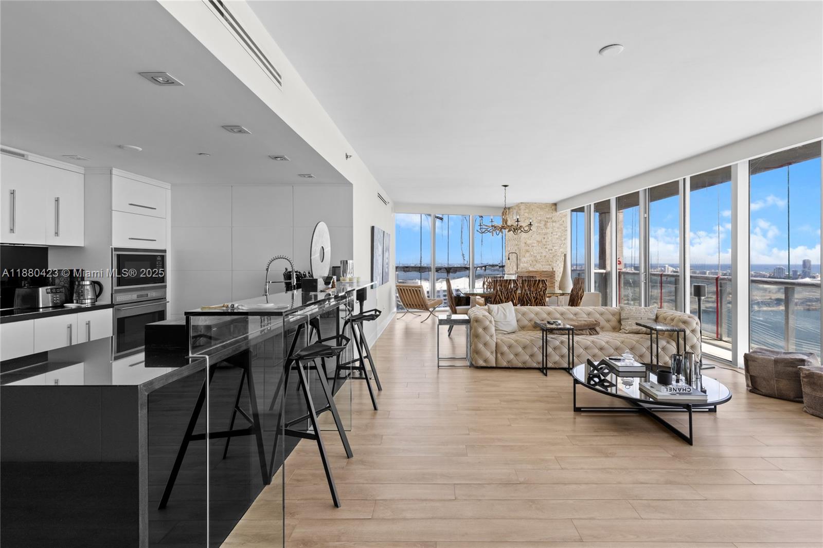 ICONBRICKELL CONDO NO 1 - Residential