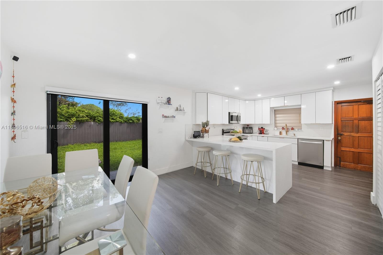 ZENA GARDENS - Residential