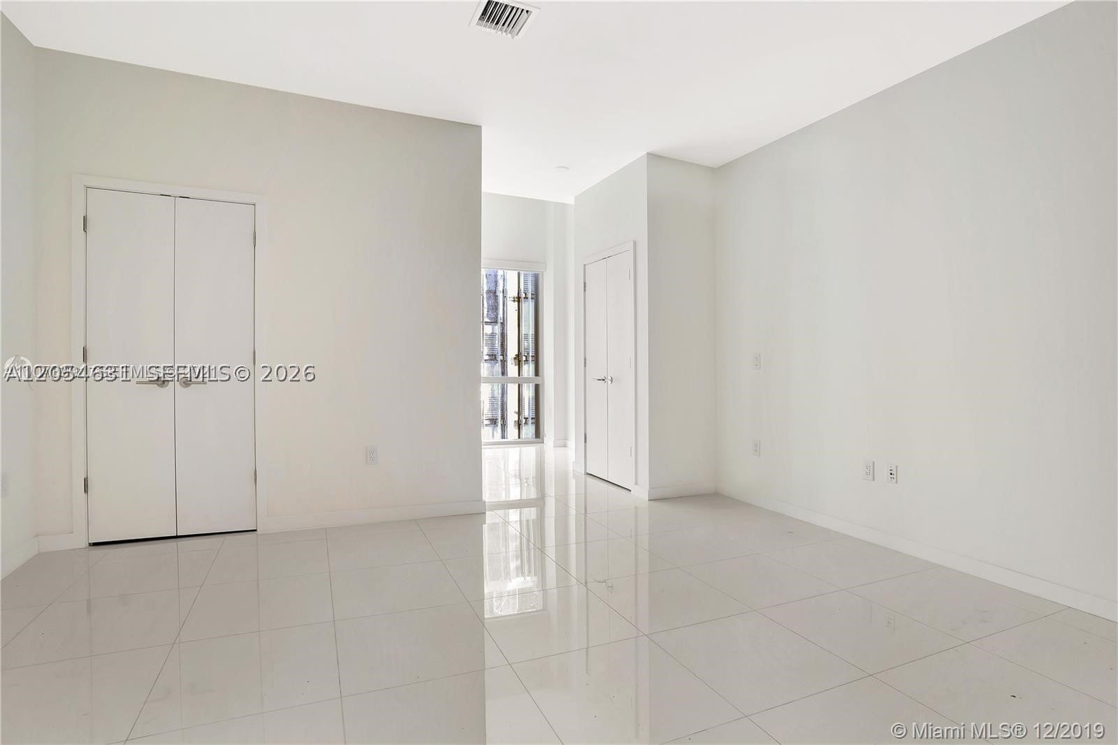 851 NE 1st Ave 504