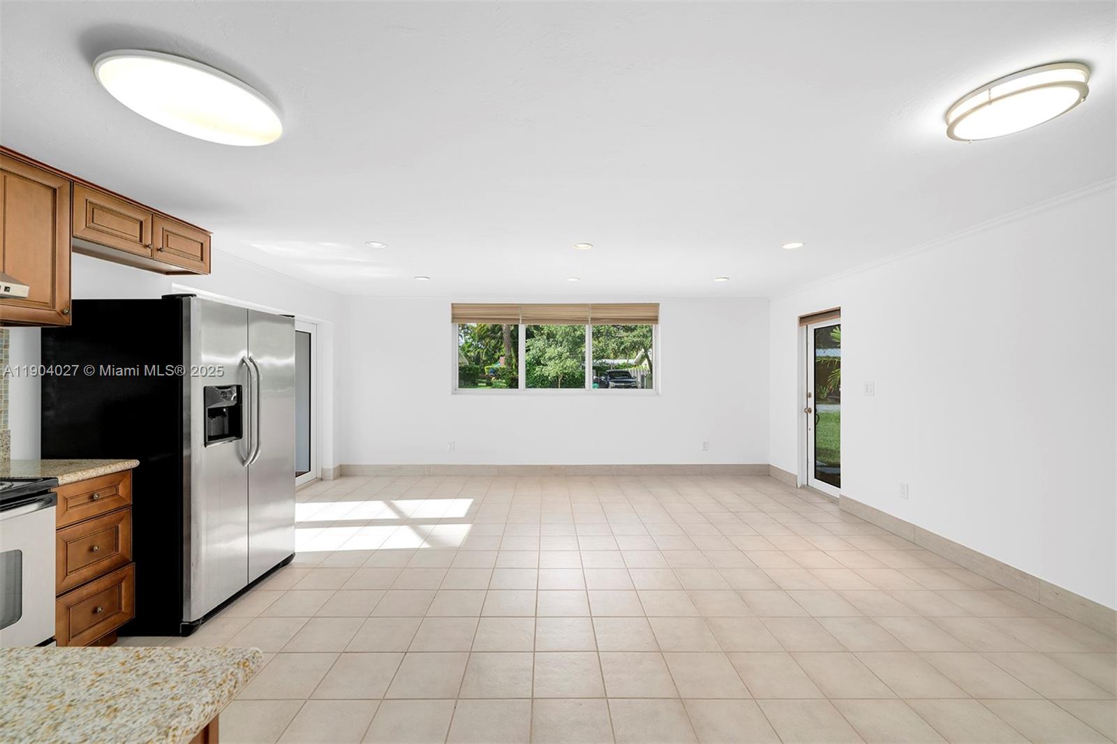 GARDEN ESTATES - Residential Lease