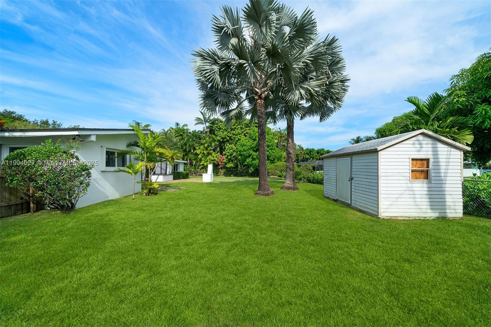 GARDEN ESTATES - Residential Lease