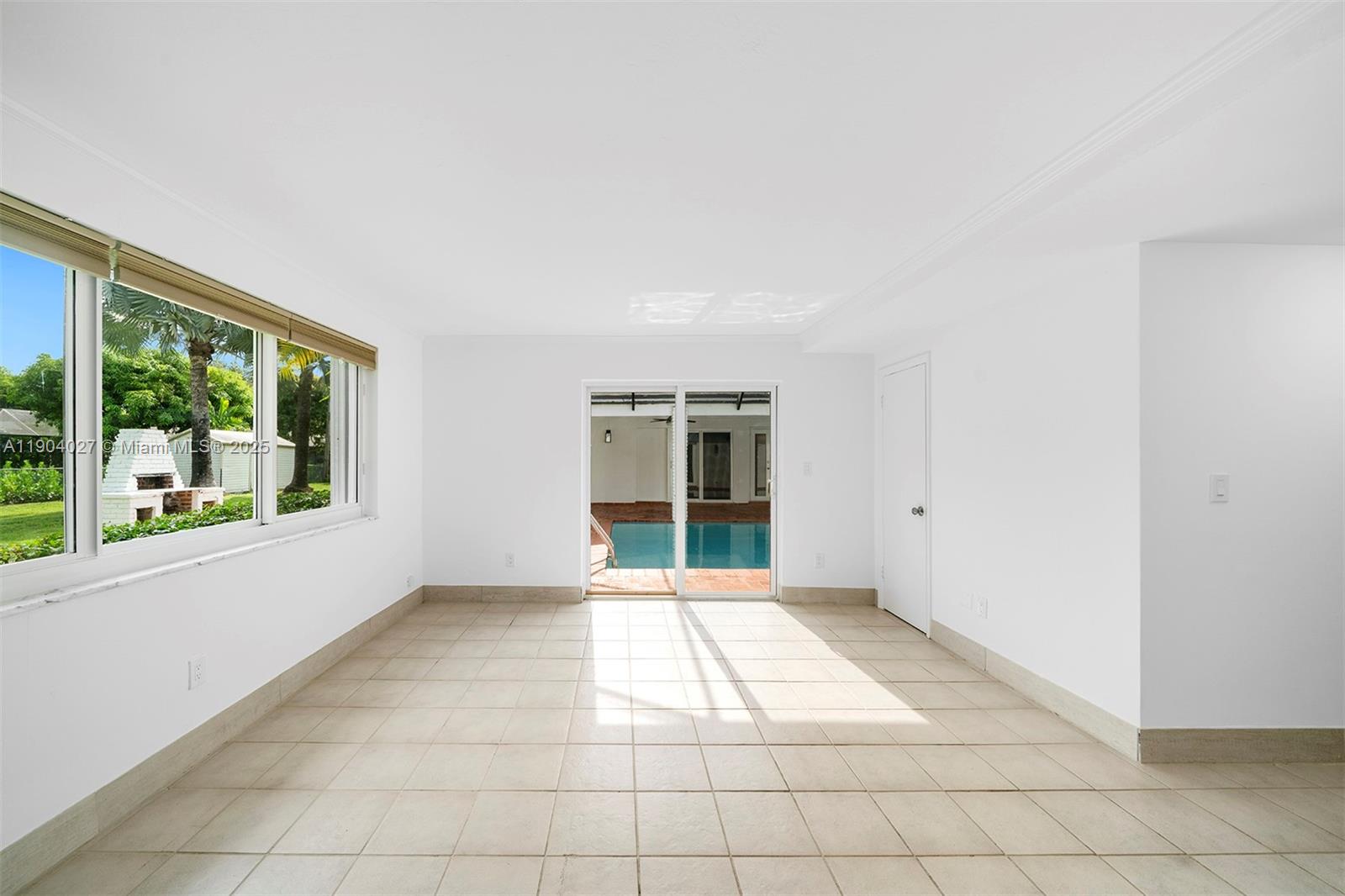 GARDEN ESTATES - Residential Lease