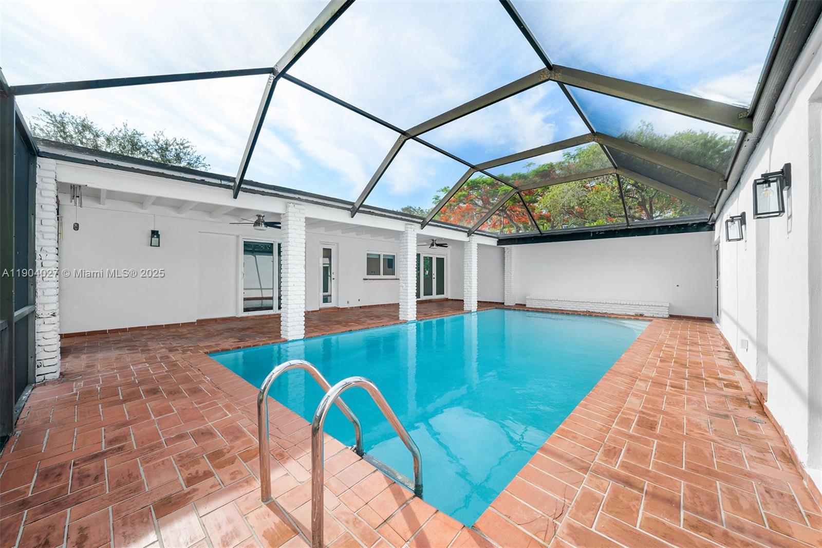 GARDEN ESTATES - Residential Lease