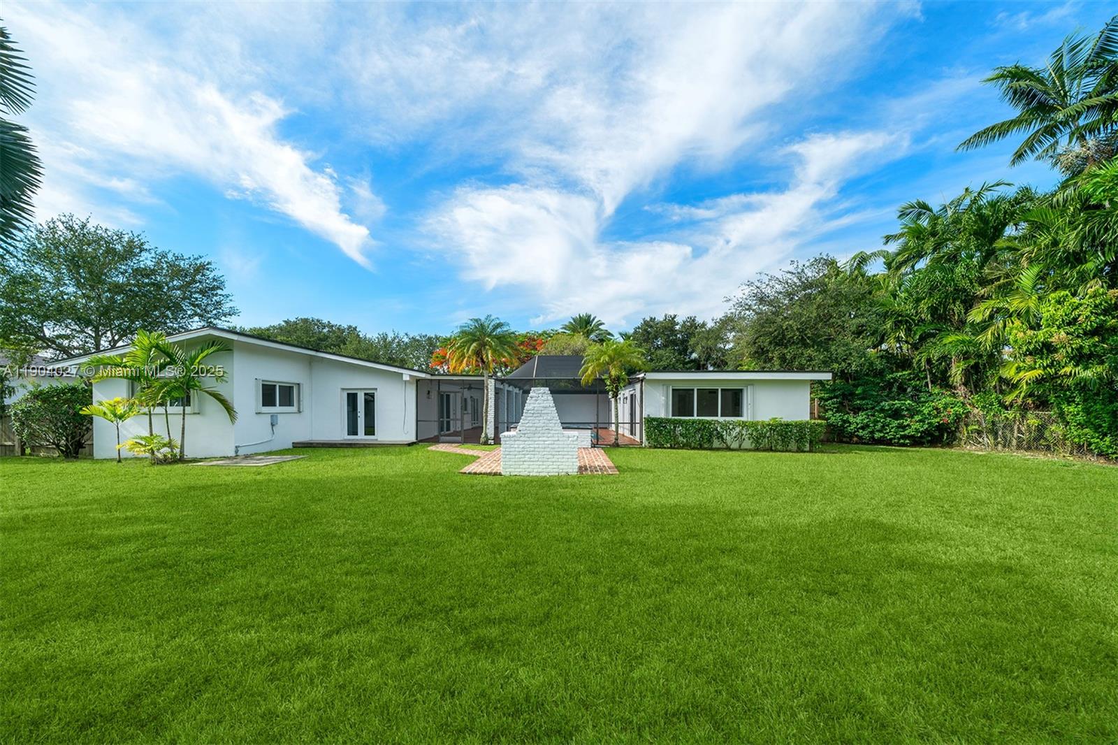 GARDEN ESTATES - Residential Lease