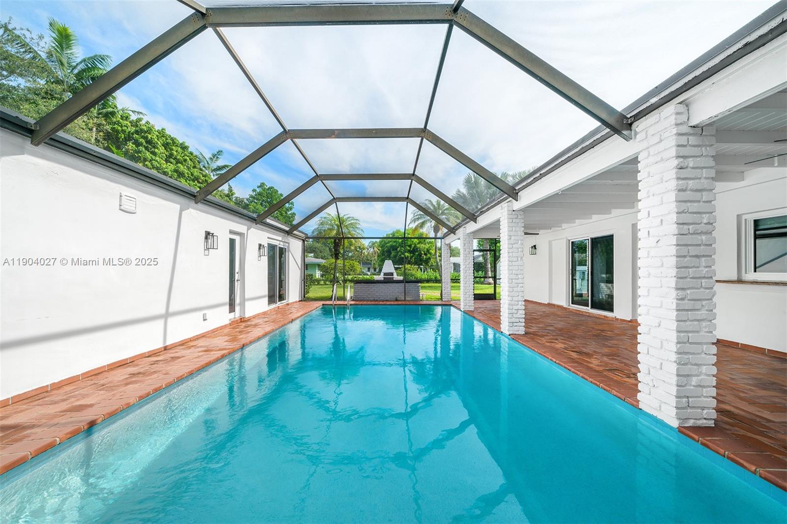 GARDEN ESTATES - Residential Lease