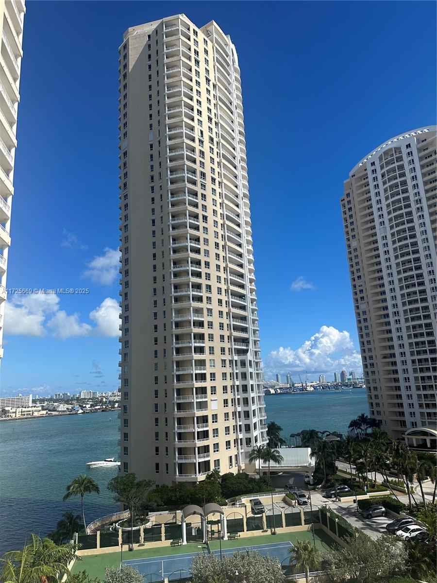 848 Brickell Key Dr 1005