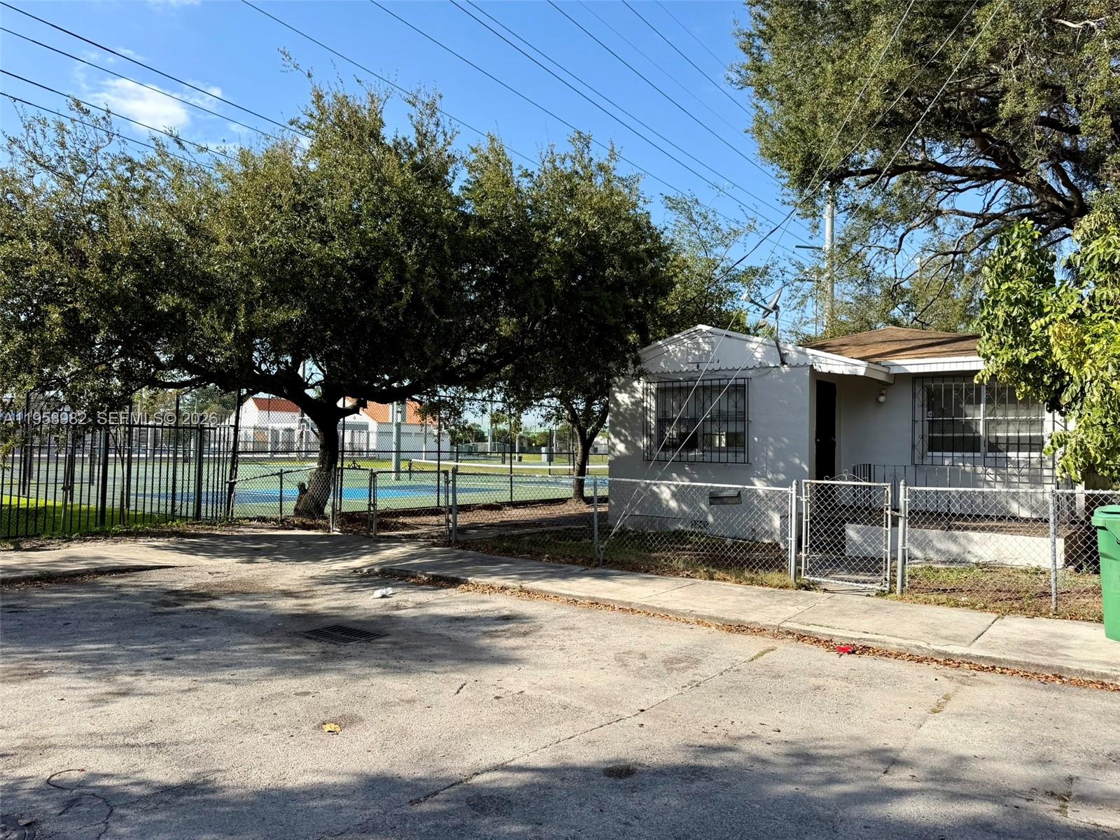 GORDON DALE PK - Residential