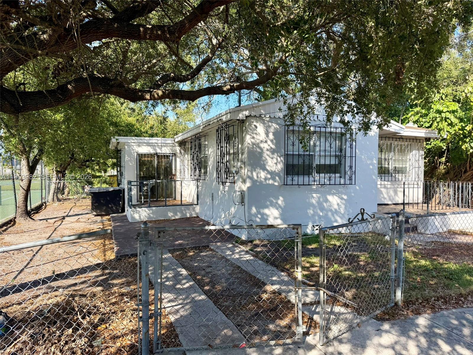 GORDON DALE PK - Residential