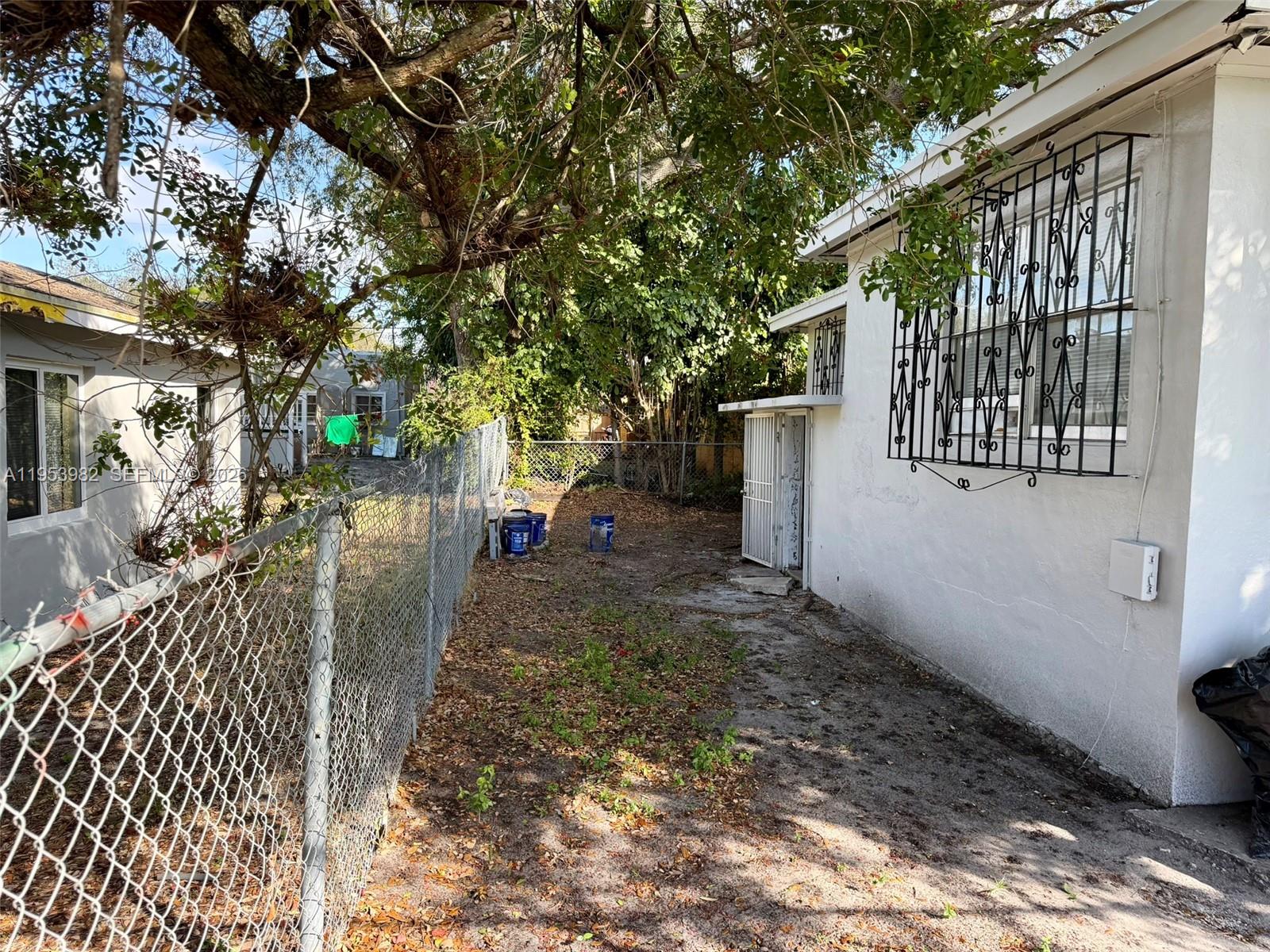 GORDON DALE PK - Residential