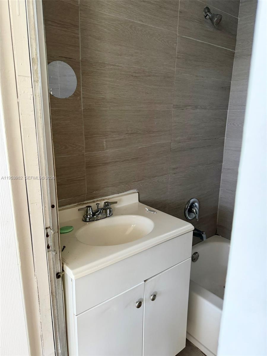 GORDON DALE PK - Residential