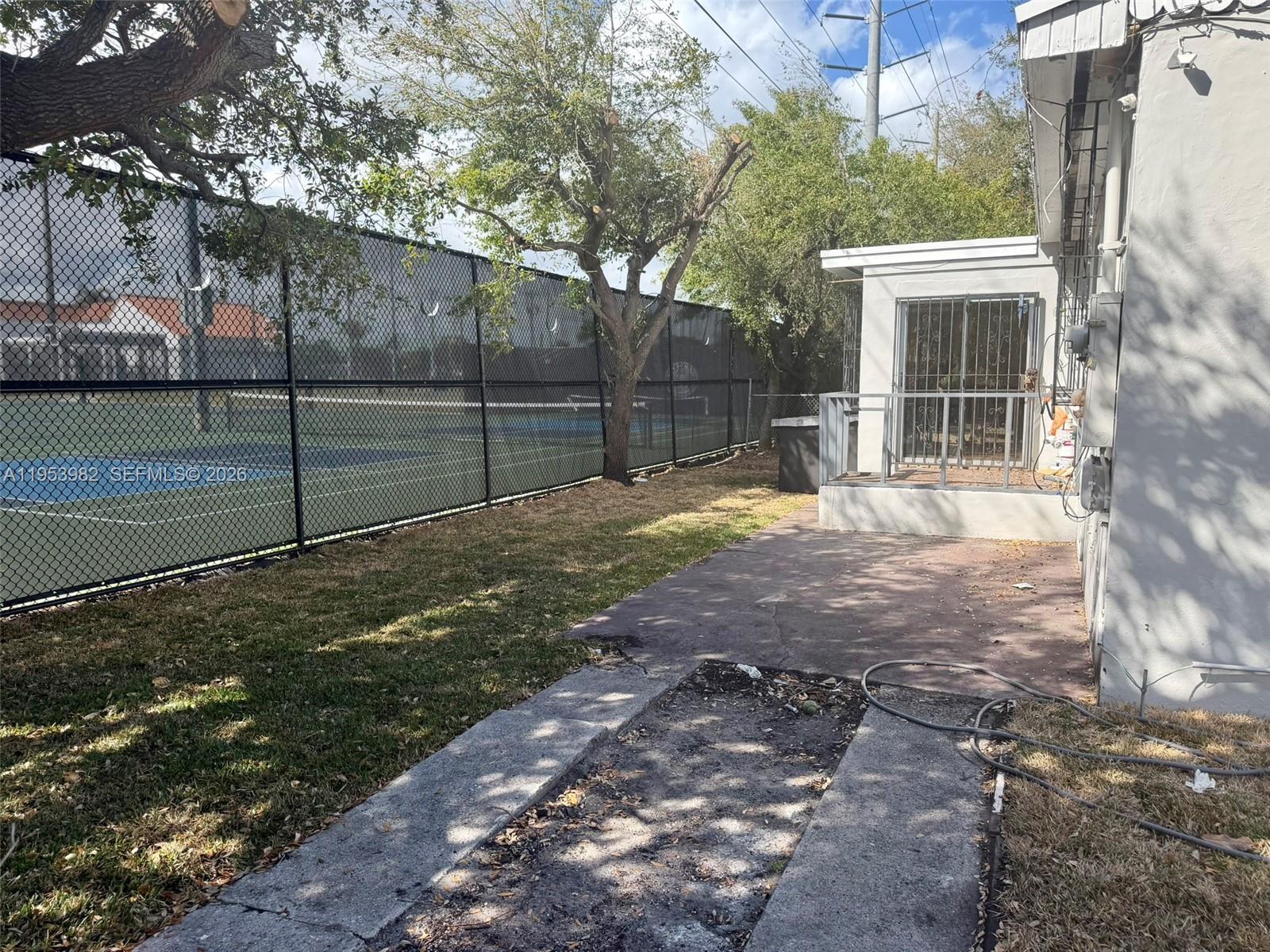 GORDON DALE PK - Residential