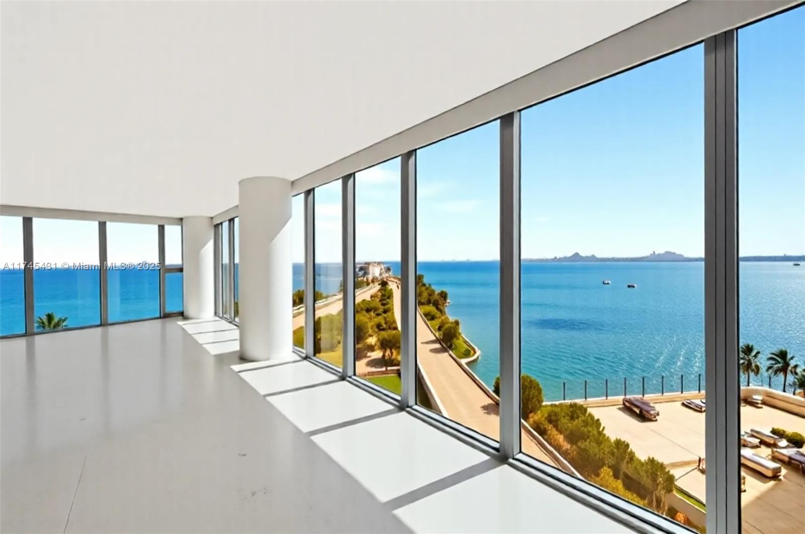 BLUE CONDO - Residential