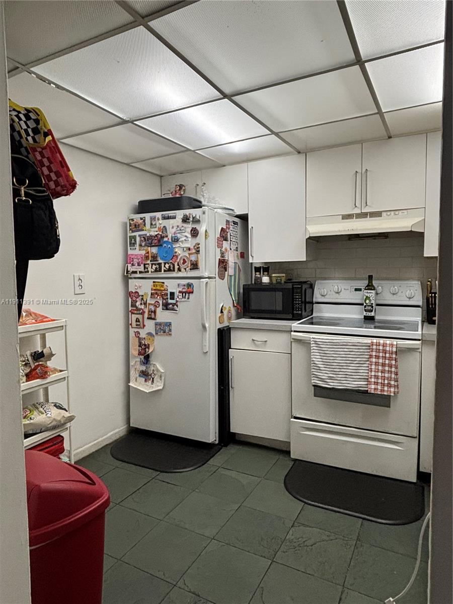 WESTBIRD VILLAGE CONDO - Residential Lease