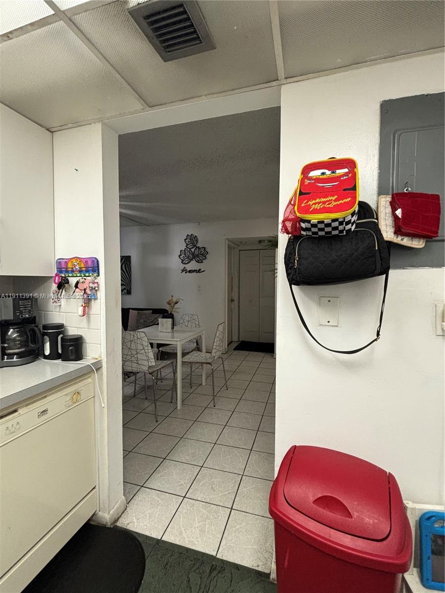 WESTBIRD VILLAGE CONDO - Residential Lease