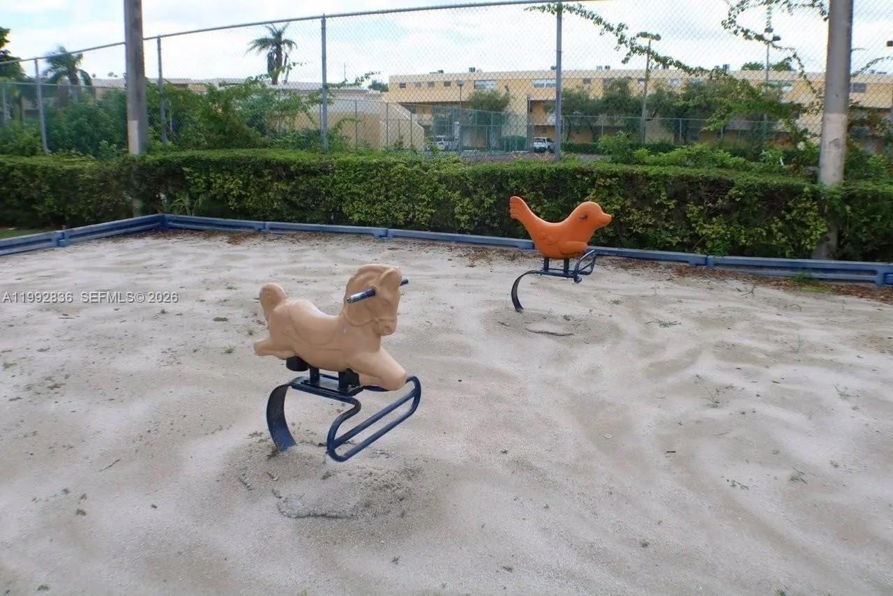 THE BEACH CLUB FONTAINEBL - Residential