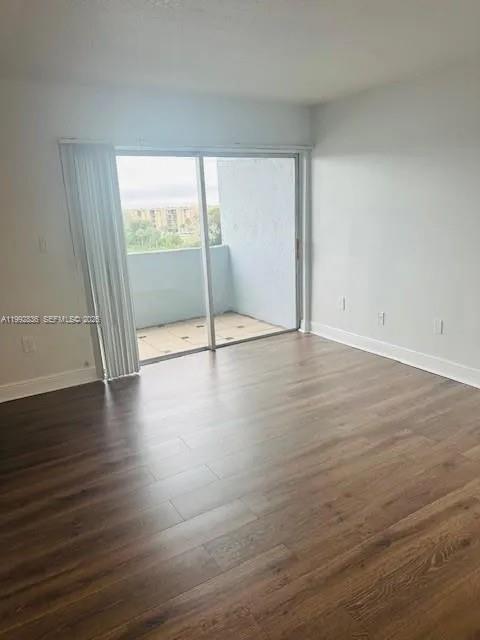 THE BEACH CLUB FONTAINEBL - Residential