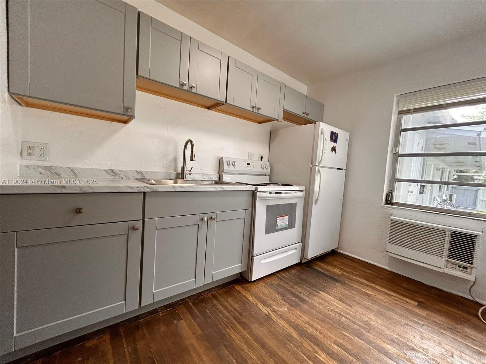 WELLONS PARK - Residential Lease