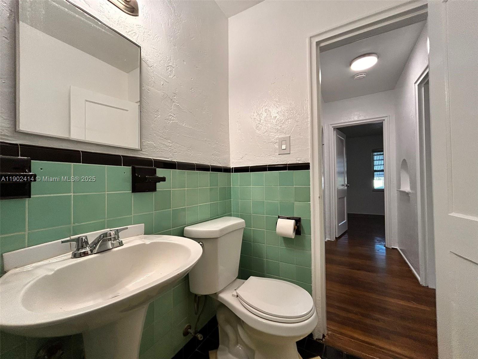 WELLONS PARK - Residential Lease