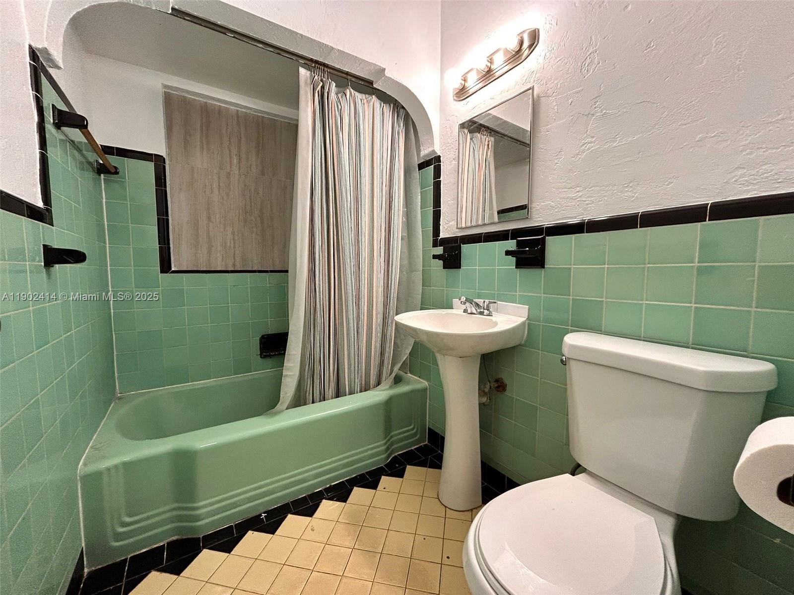 WELLONS PARK - Residential Lease