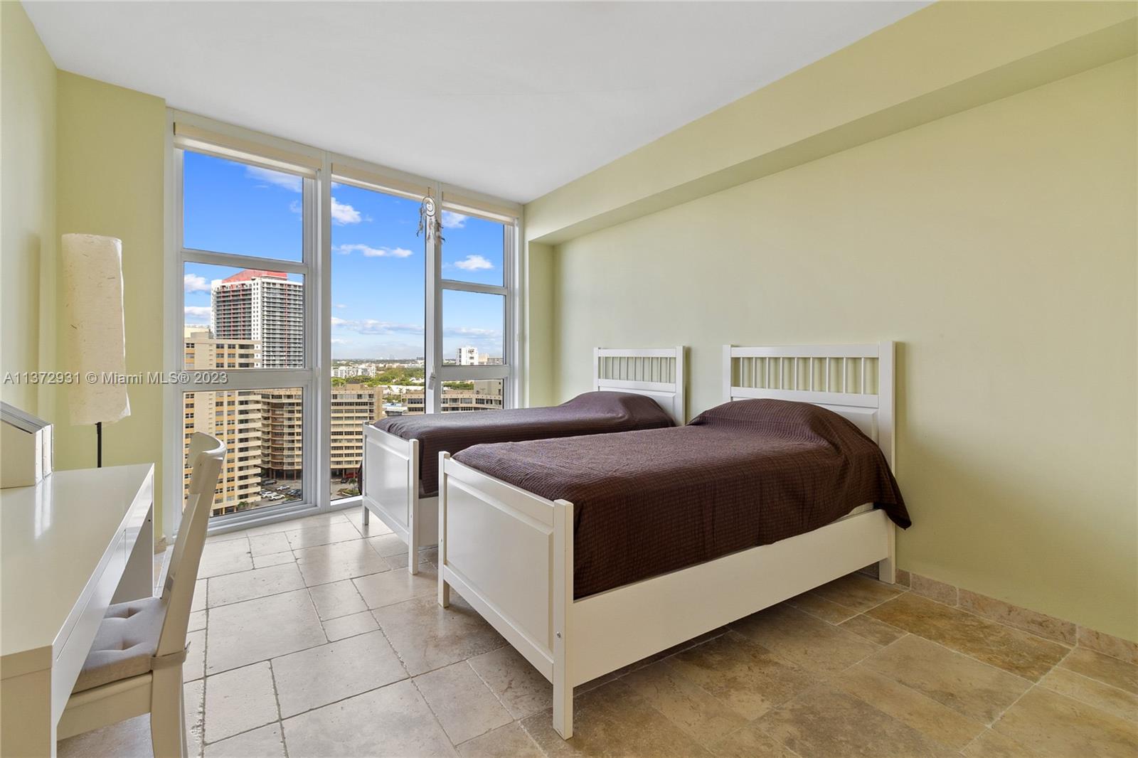 BEACH CLUB CONDO - Residential Lease