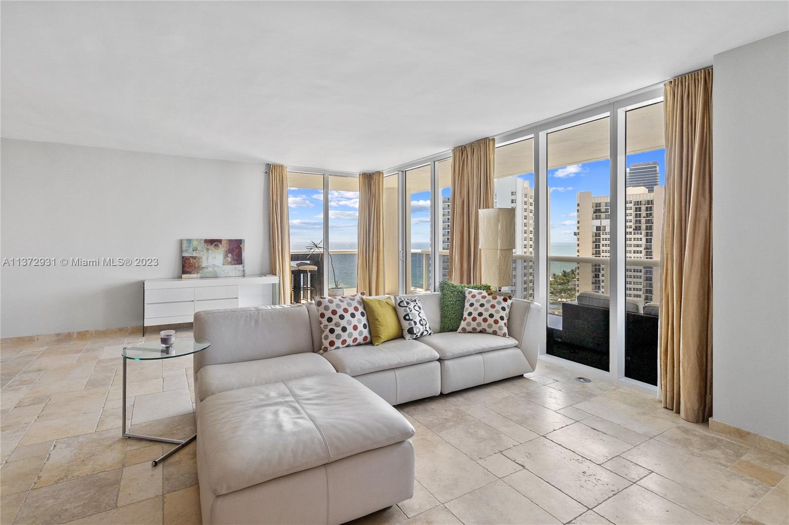 BEACH CLUB CONDO - Residential Lease