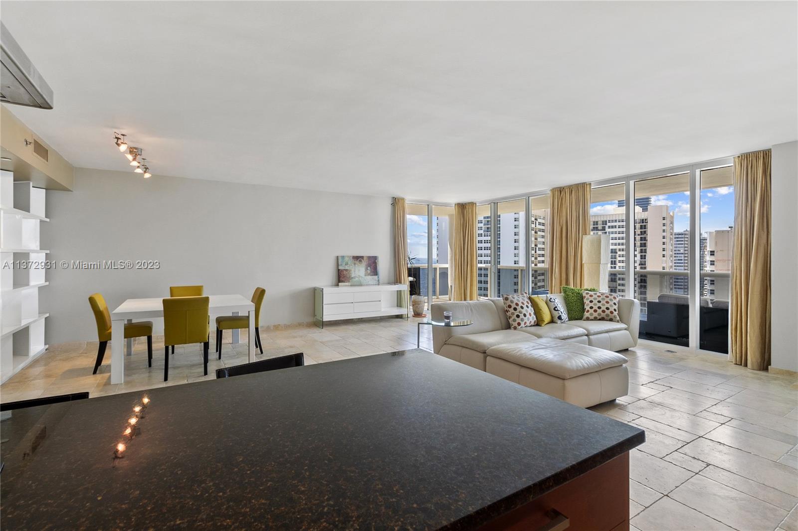 BEACH CLUB CONDO - Residential Lease