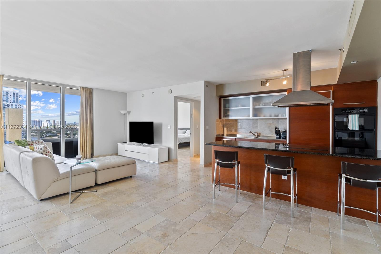 BEACH CLUB CONDO - Residential Lease