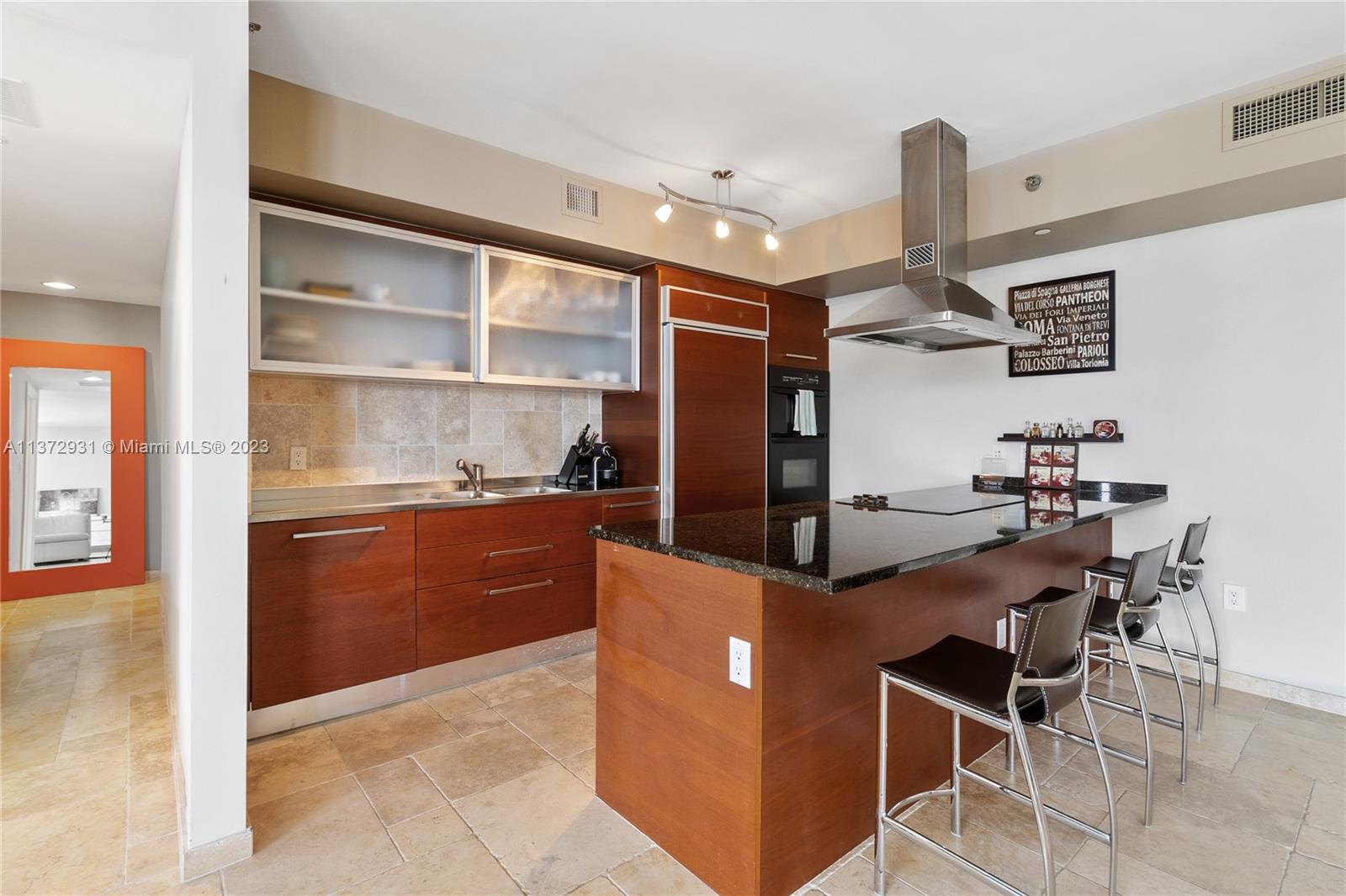 BEACH CLUB CONDO - Residential Lease