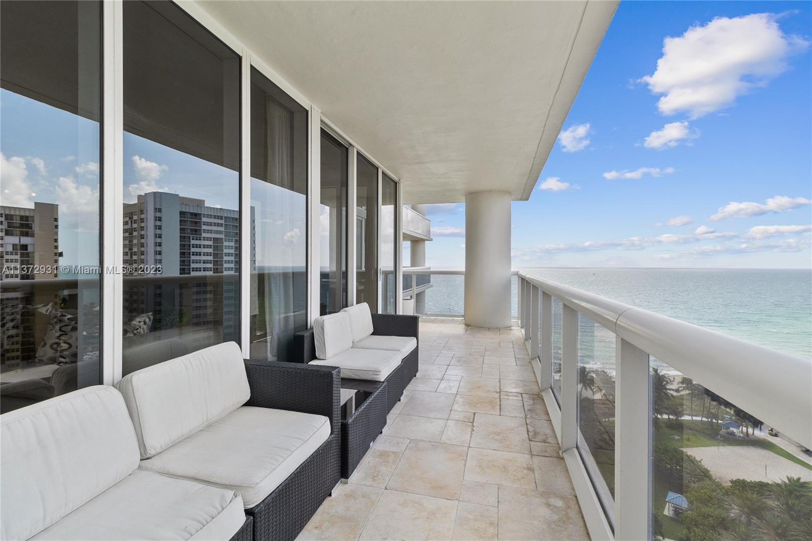 BEACH CLUB CONDO - Residential Lease