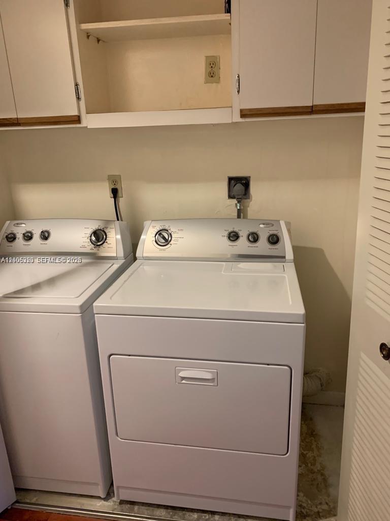 LAKES MEADOW VILG HOMES C - Residential Lease