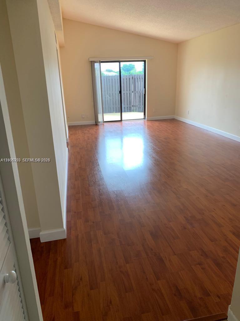 LAKES MEADOW VILG HOMES C - Residential Lease