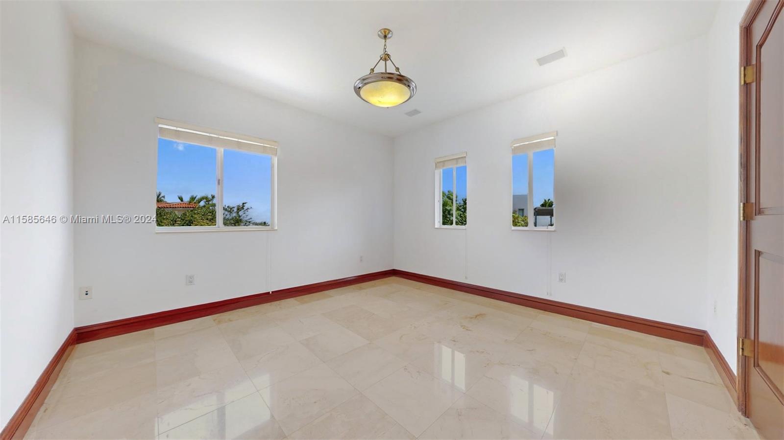 BISCAYNE BEACH-2ND ADDN - Residential