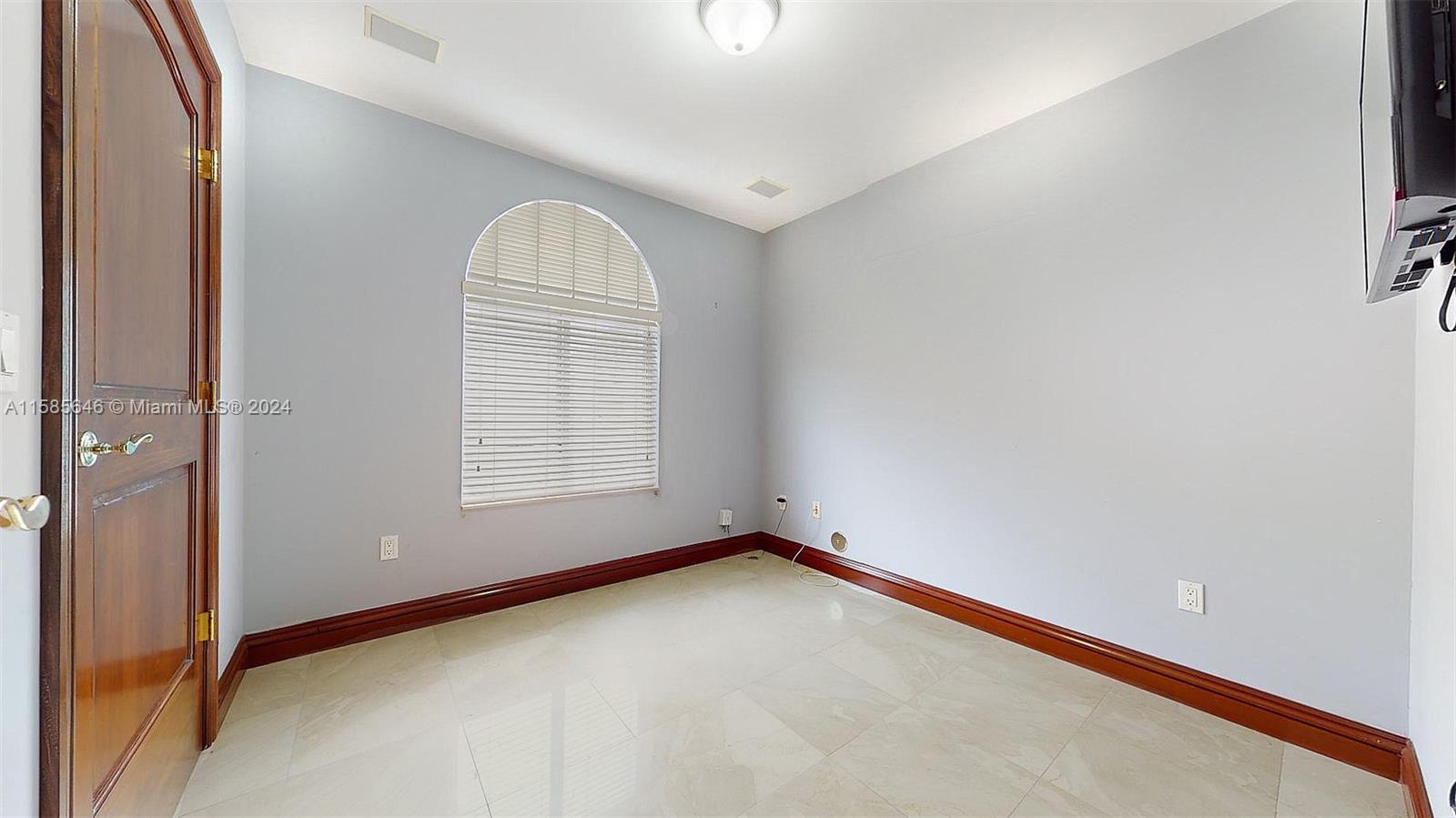 BISCAYNE BEACH-2ND ADDN - Residential