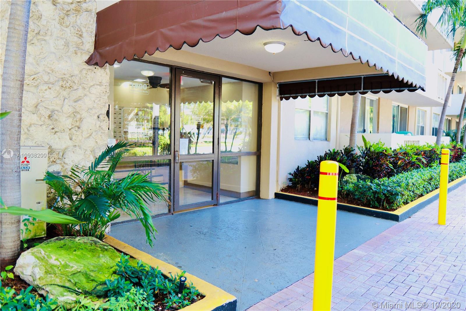 BAYVIEW PALMS CONDO - Residential Lease