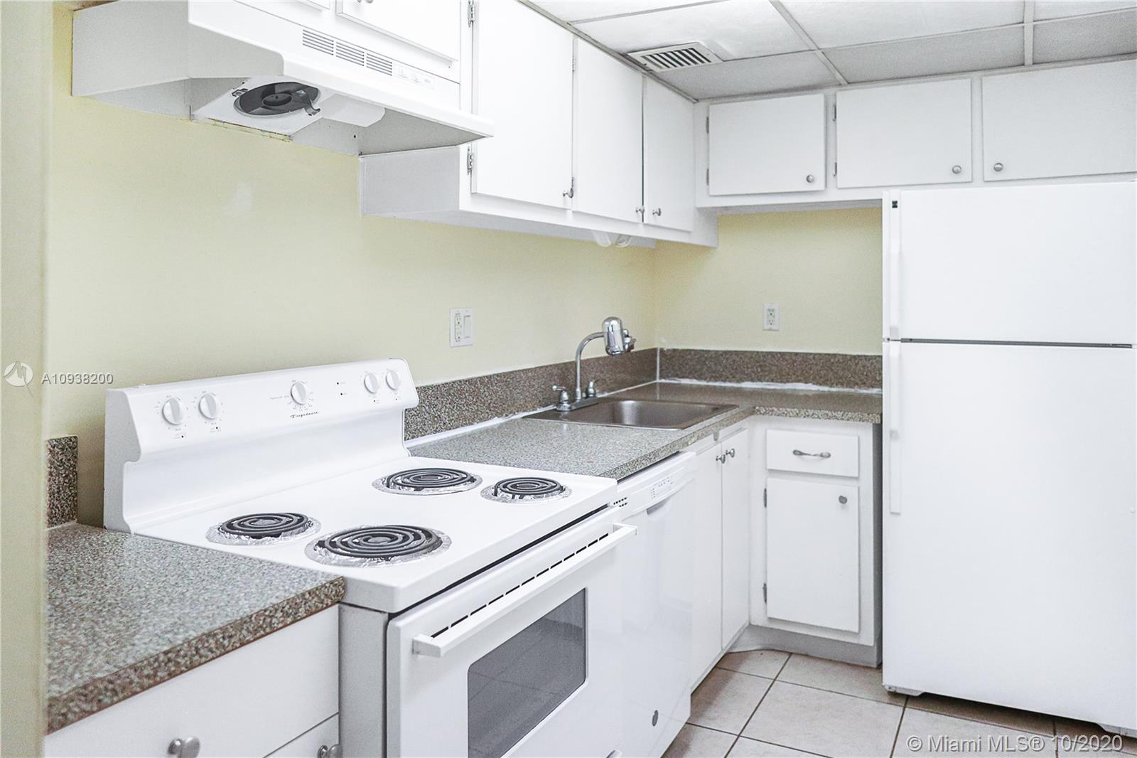 BAYVIEW PALMS CONDO - Residential Lease