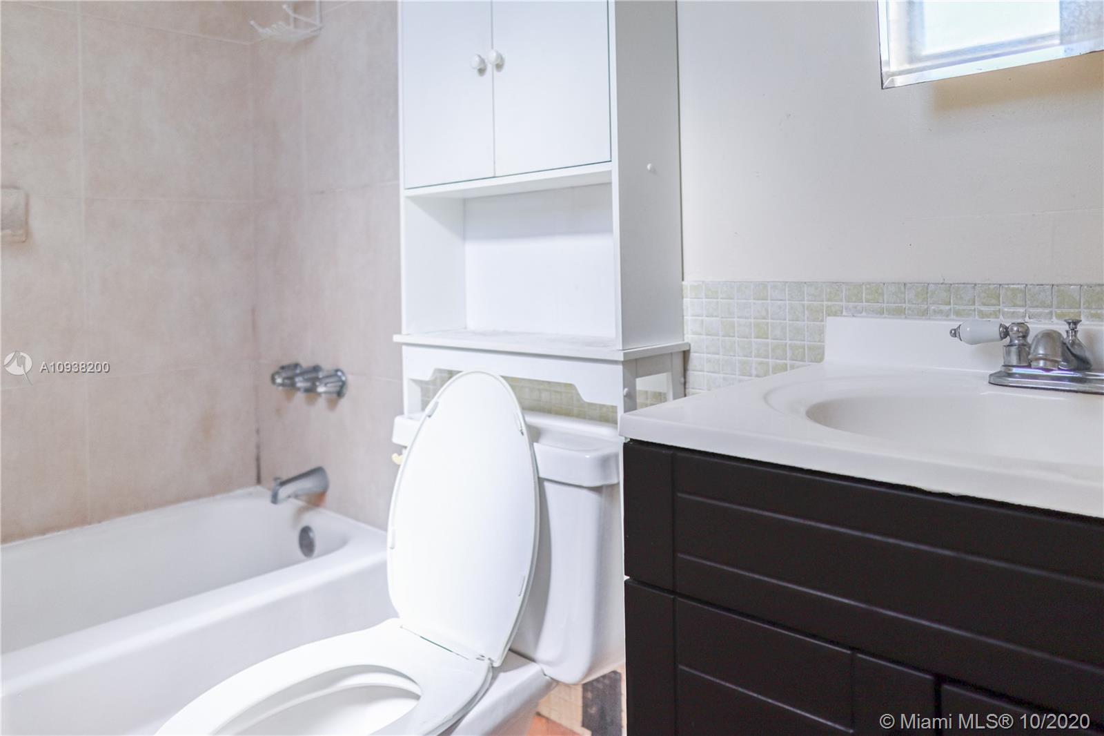 BAYVIEW PALMS CONDO - Residential Lease