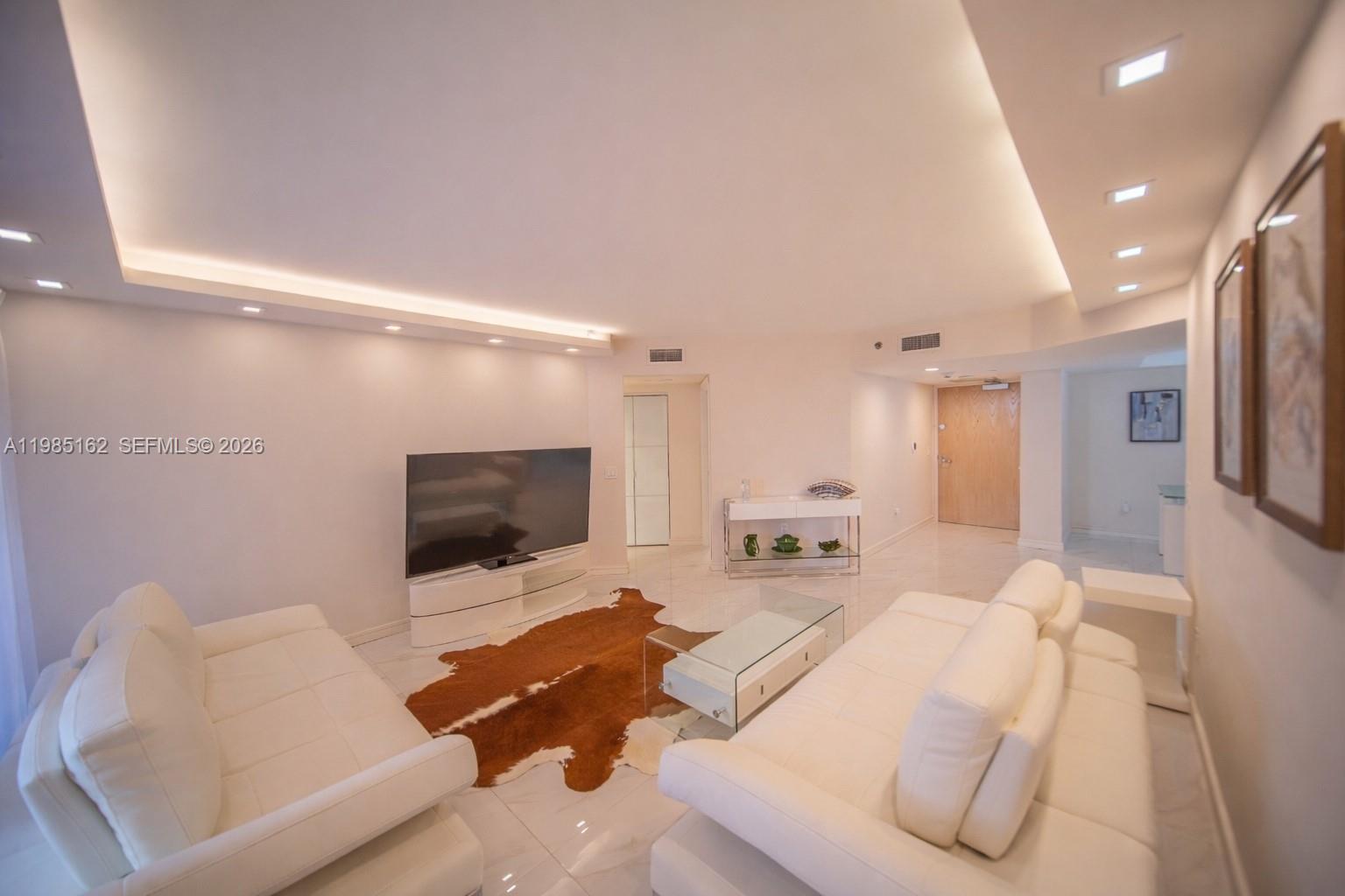 16445 Collins Ave 425