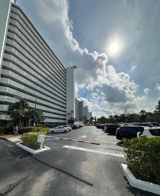 BREAKWATER TOWERS CO-OP - Residential