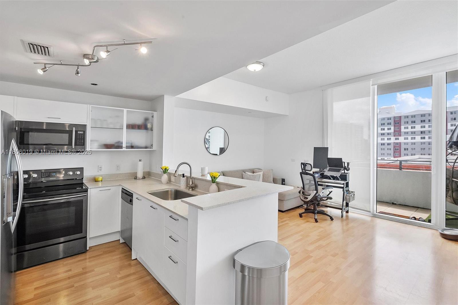 350 NE 24th St 714