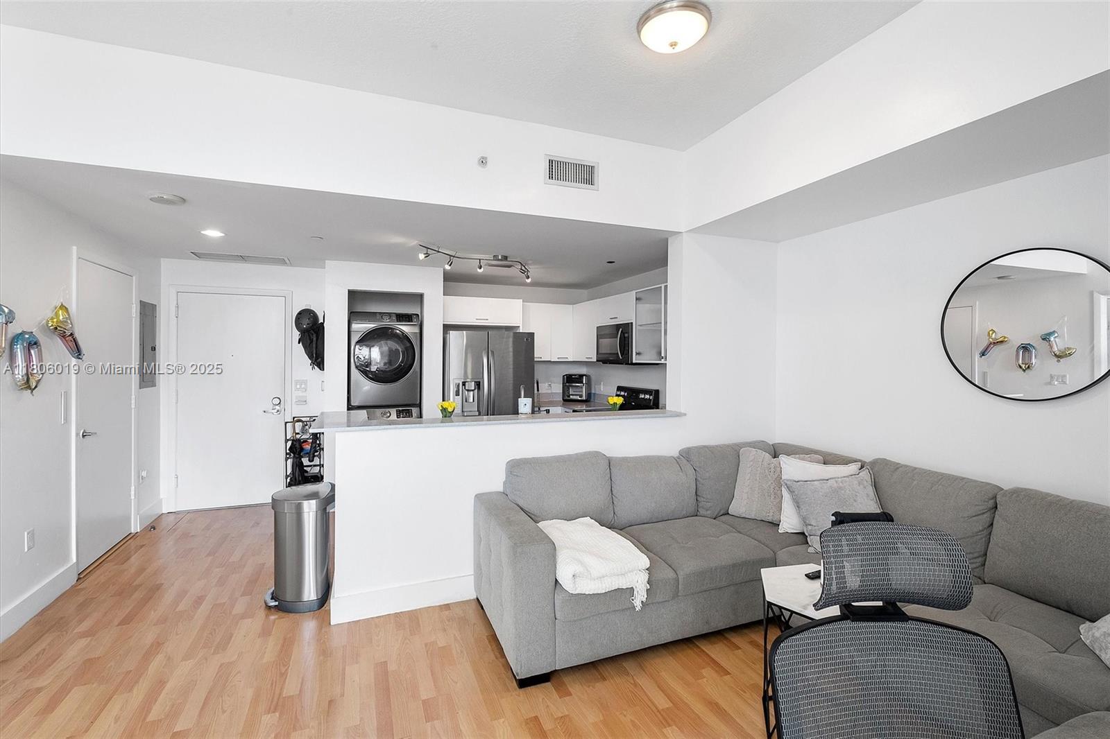 350 NE 24th St 714