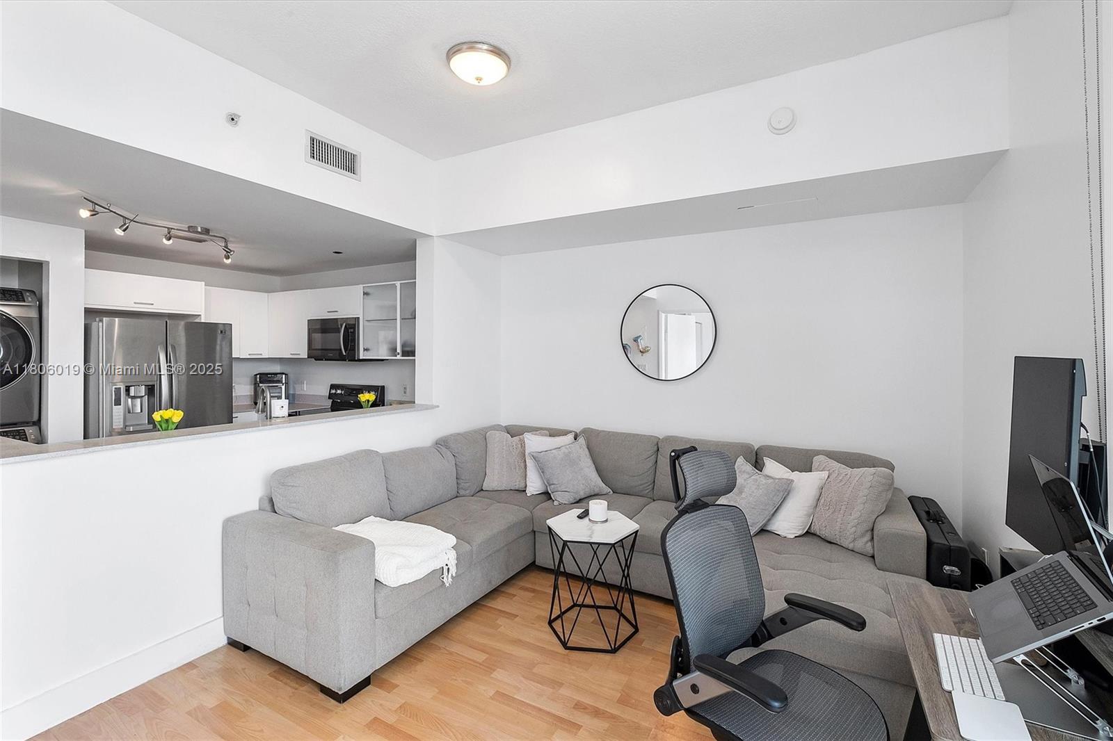 350 NE 24th St 714