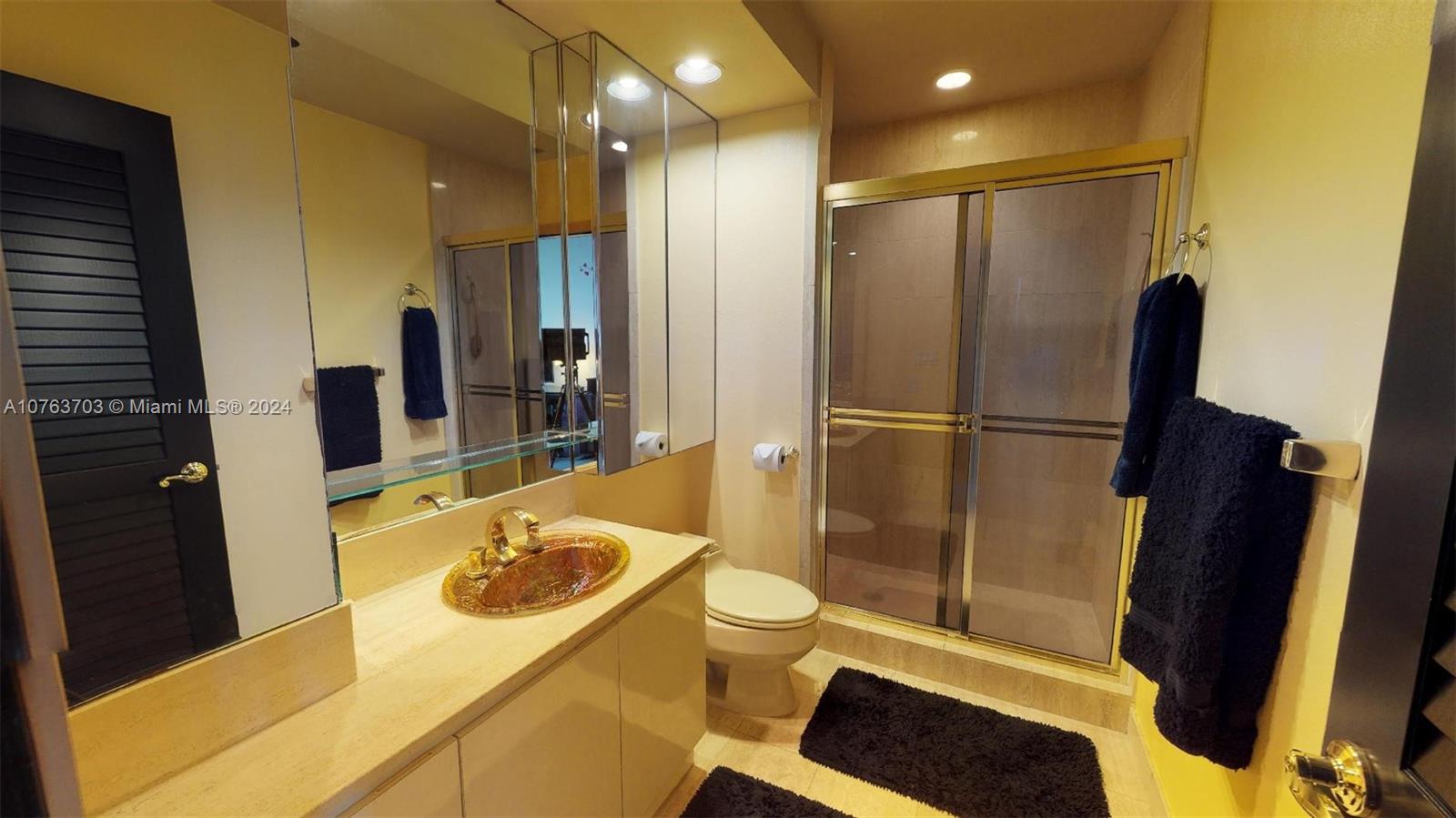 Williams Island - Residential