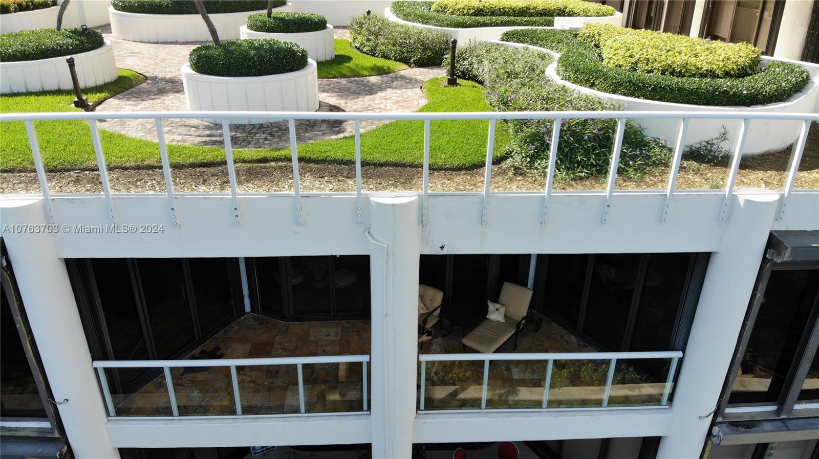 Williams Island - Residential