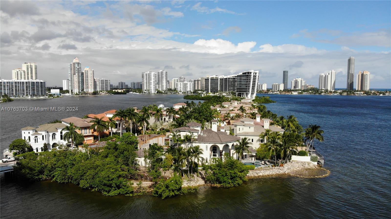 Williams Island - Residential