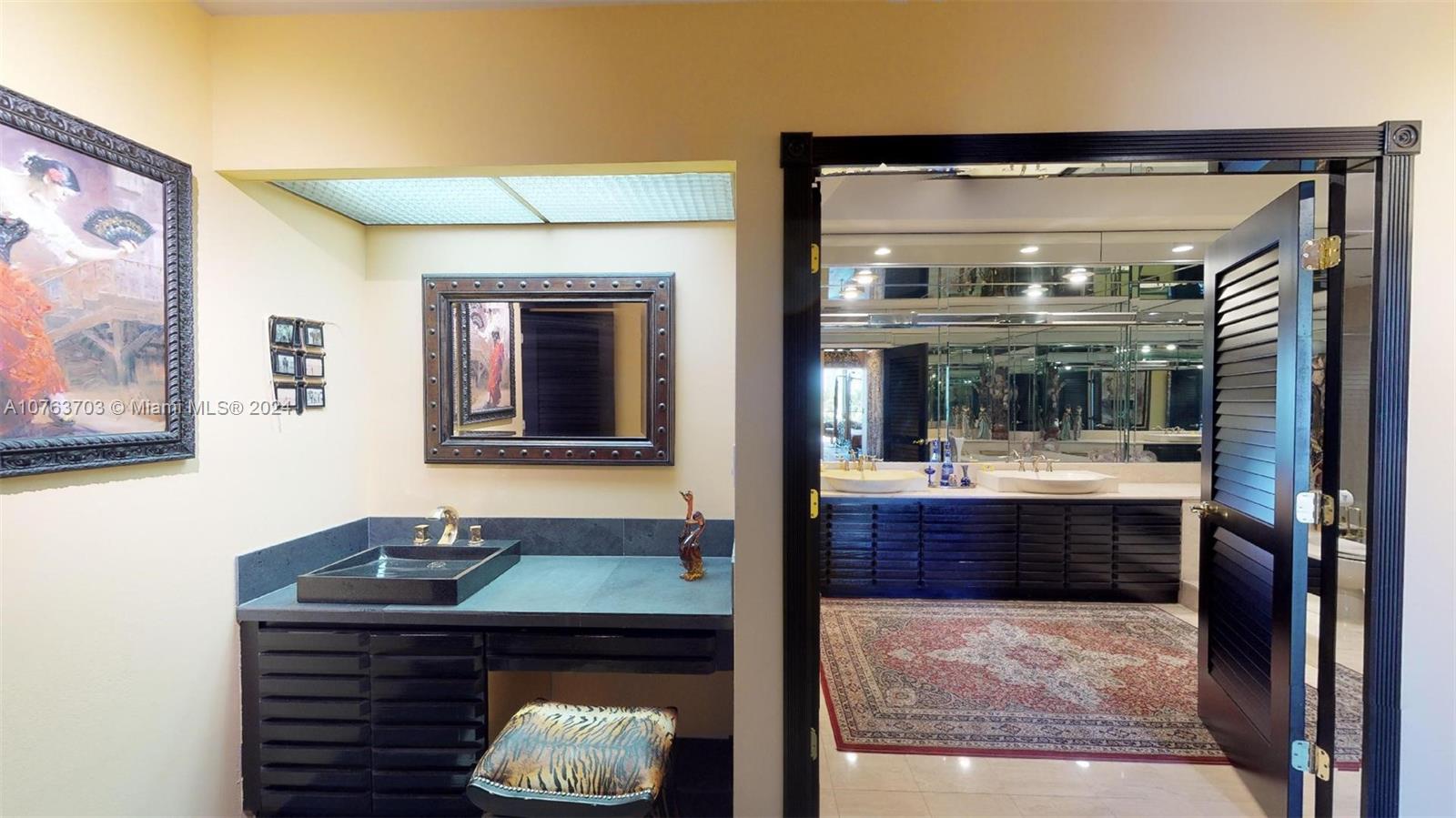 Williams Island - Residential